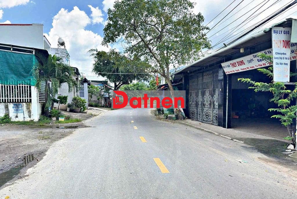 LÔ GÓC KP . PHÚ THẠNH - TRUNG TÂM PHÚ MỸ