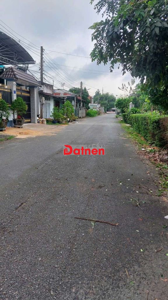 Chủ bán đất sát quốc lộ 13 , gần chợ , trường học, gần khu DL Đại Nam