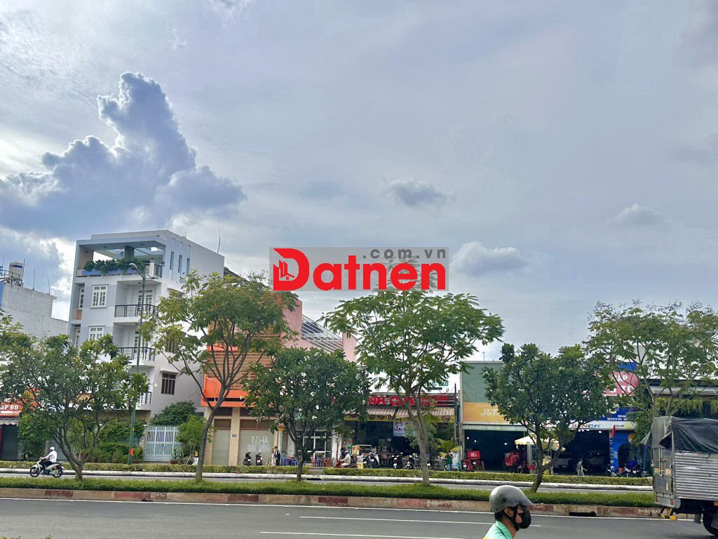 KHU ĐẤT 2 MẶT TIỀN PHẠM VĂN ĐỒNG - NGANG 13M - DT 732M2 CHỈ 130 TỶ TL