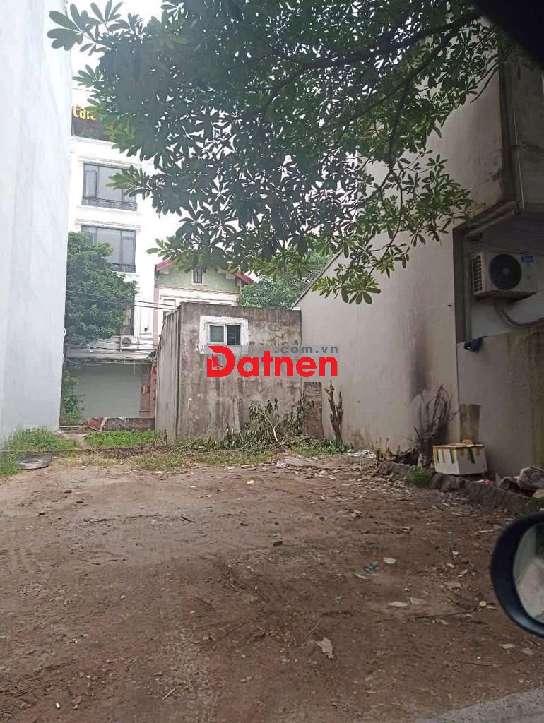 Gấp gấp Giang Biên 30m², mt 3m,ô tô tải vào tận nơi,giá nhỉnh 3 tỷ xíu