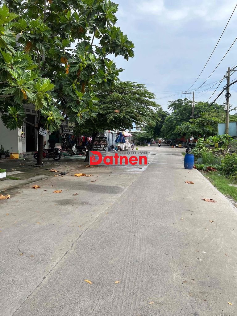 Đất thổ cư sau lưng trung tâm dạy nghề Nhà Bè