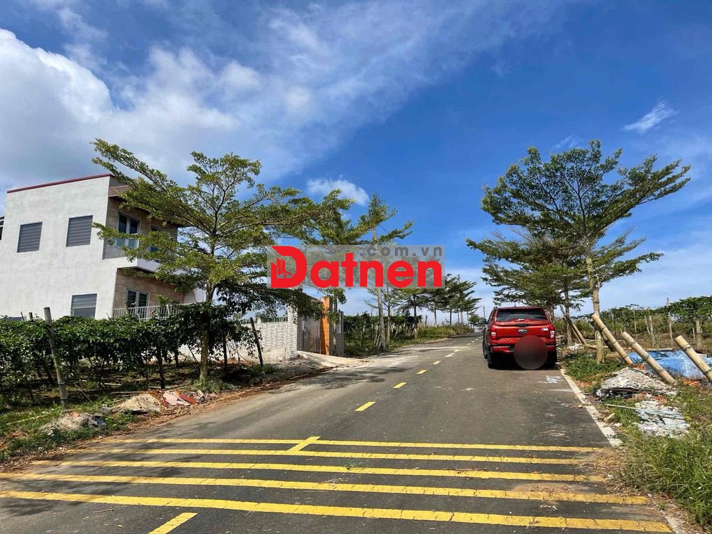 Lô đất 200m2 ngay mặt Hồ đẹp SHR P2,Bảo Lộc gần cao tốc 2km,TTHC 900m