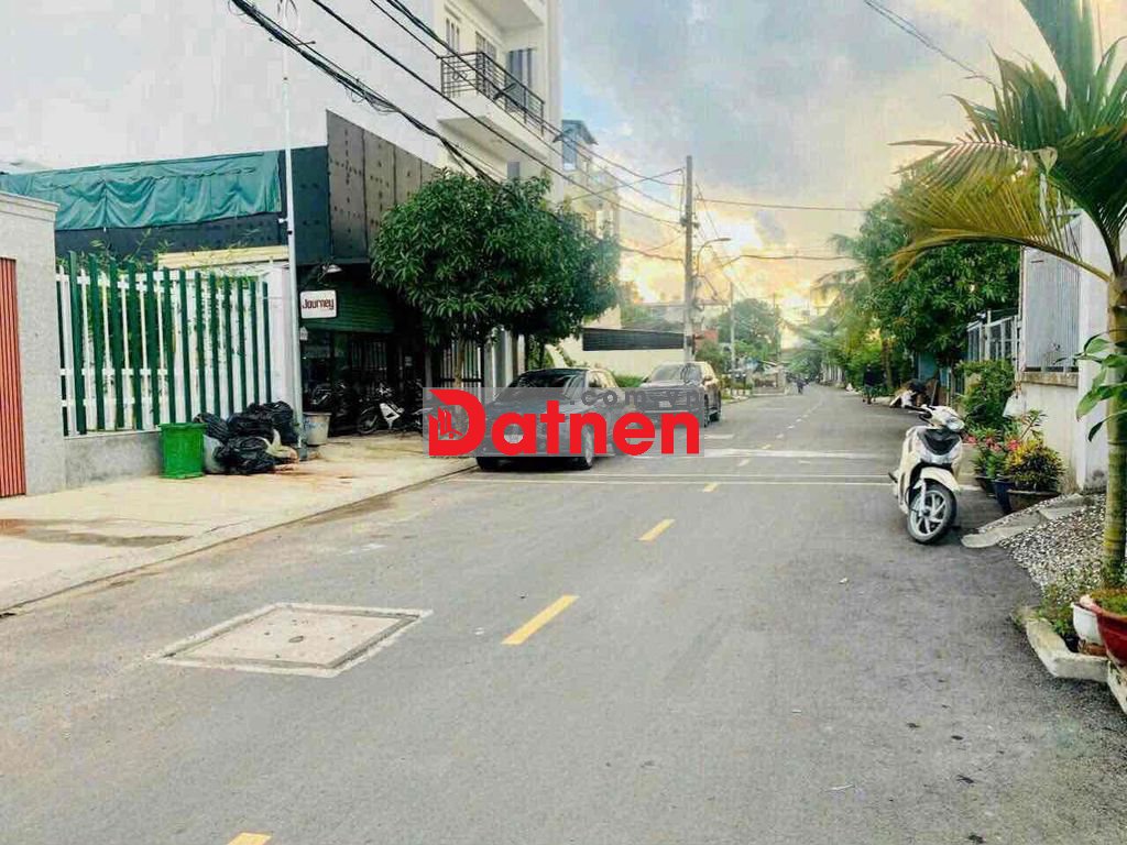 Bán đất hẻm 8m , 1 xẹc vườn lài ra sông sài gòn