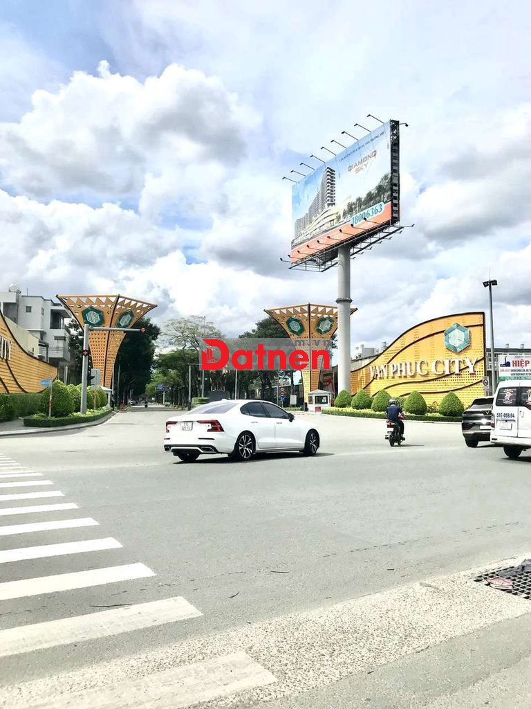 Hot ! Bán 1.127m2 đất thổ cư liền kề Vạn Phúc City giá 68 tỷ