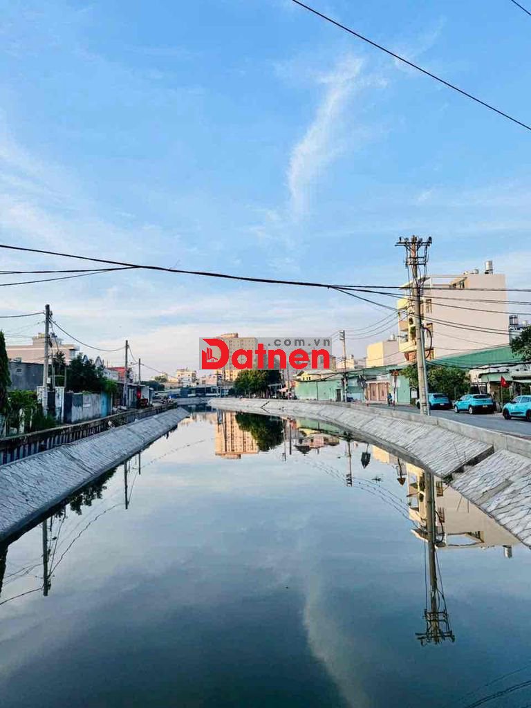 Đất mặt tiền rạch Thạnh Lộc 15 ngay ngã tư ga , giá 5,5 tỷ