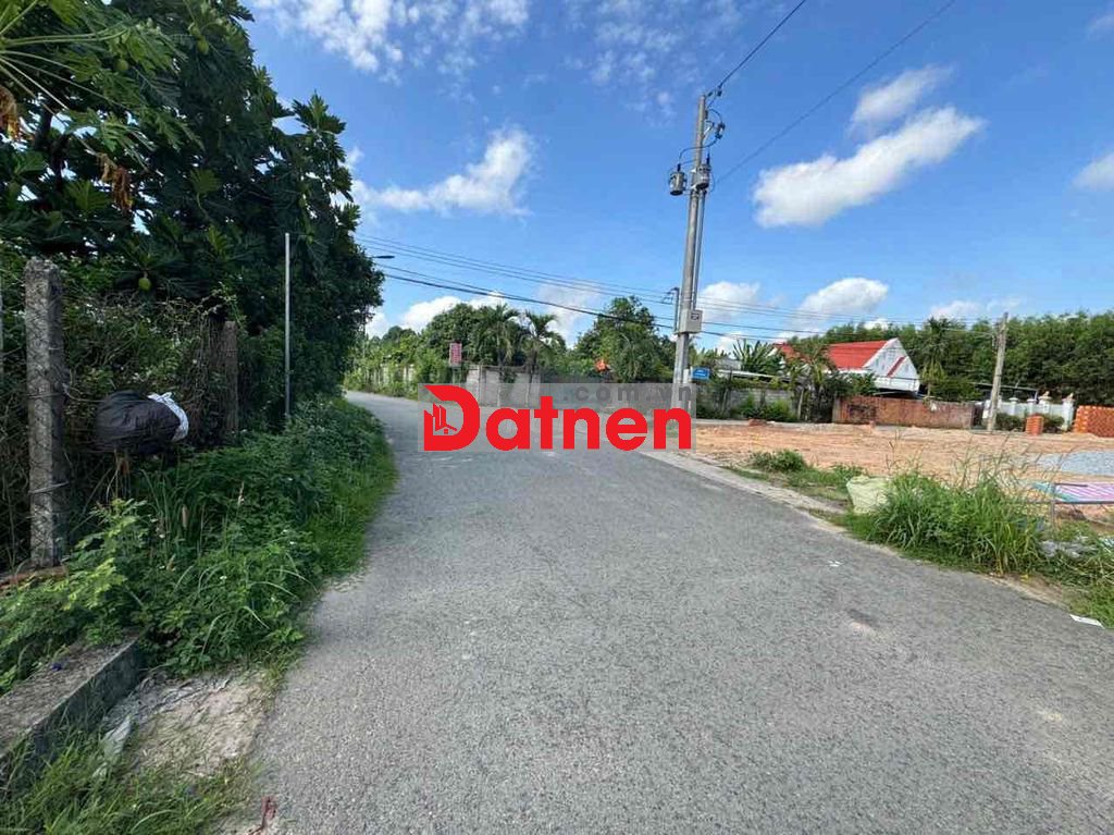 Lô góc 2 mặt tiền đường Hồ Thiện Nhân phường Tân Uyên DT 437m2 giá 9tỷ