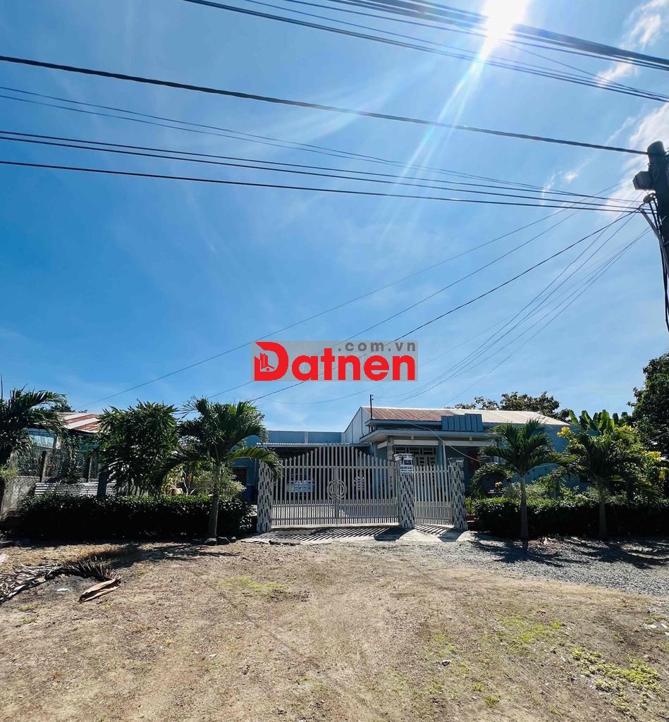 Bán Nhà và Đất QL 20 Định Quán 27.000m2