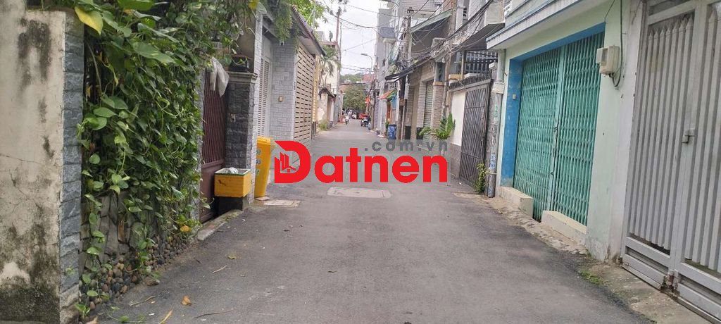 Bán lô đất 70m2 mặt đường số 11 ngay ga Metro Thủ Đức giá 4,6 tỷ