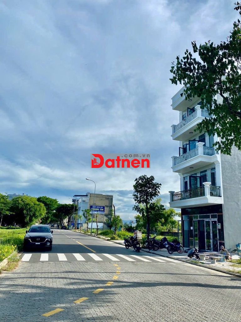 cặp biệt thự fpt dt 432m2 hướng nam vị trí siêu đẹp