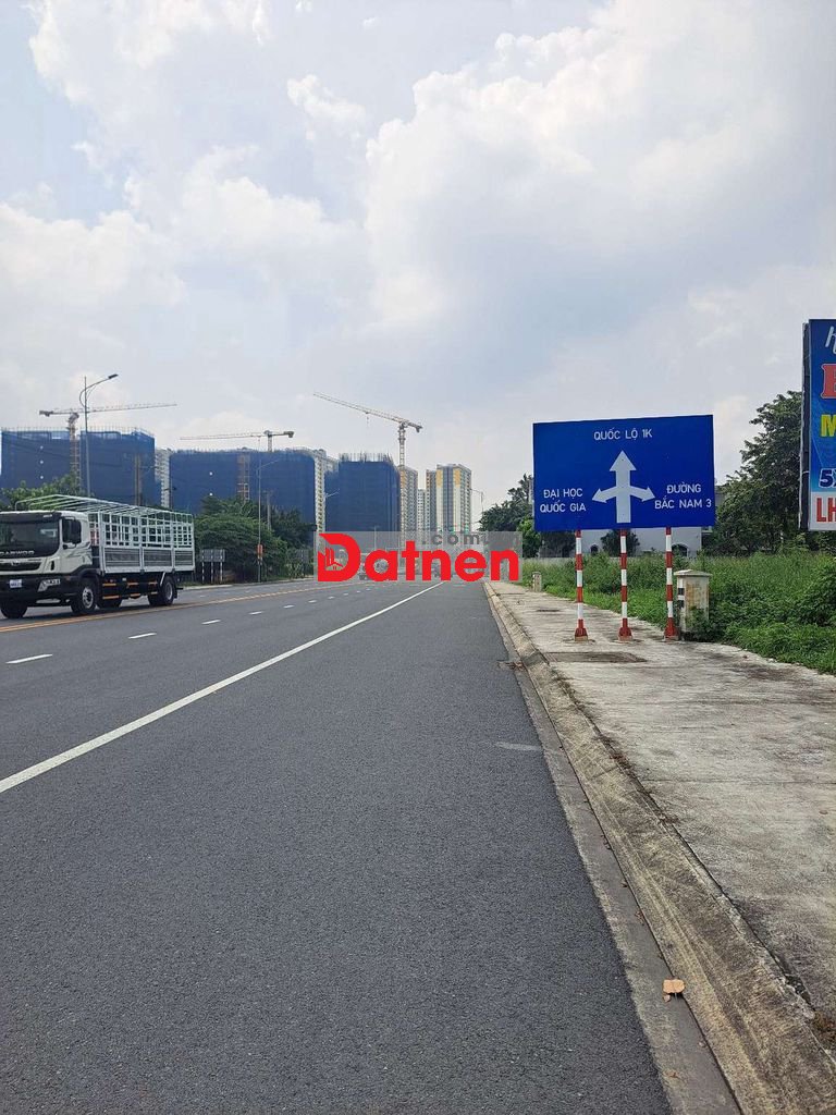 Đất 300m2 Xây Biệt Thự Sân Vườn - Sát Bên Làng Đại Học - Khu Vip