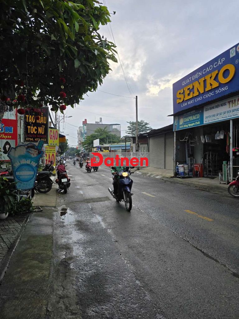 Chính chủ bán đất mặt tiền quận 12