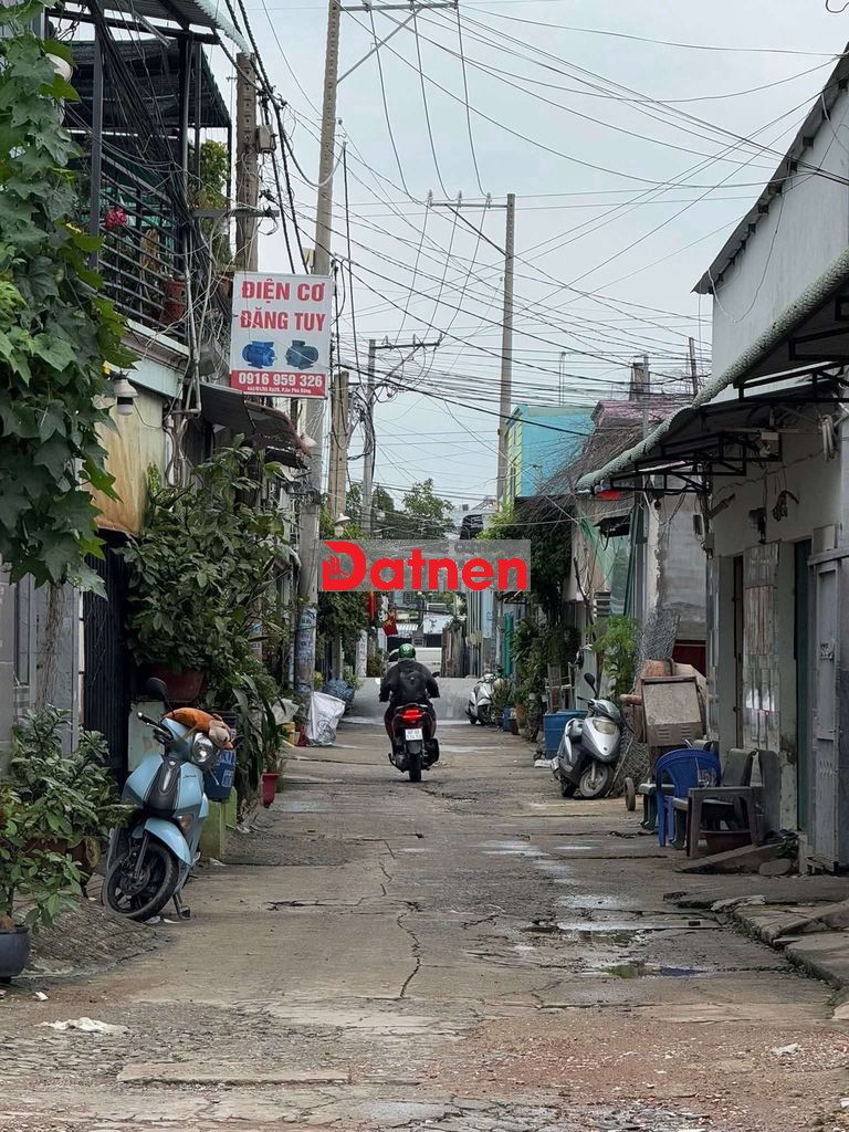 ĐẤT 1/TL15 VÀO 100M. DT 5X20 SHR.