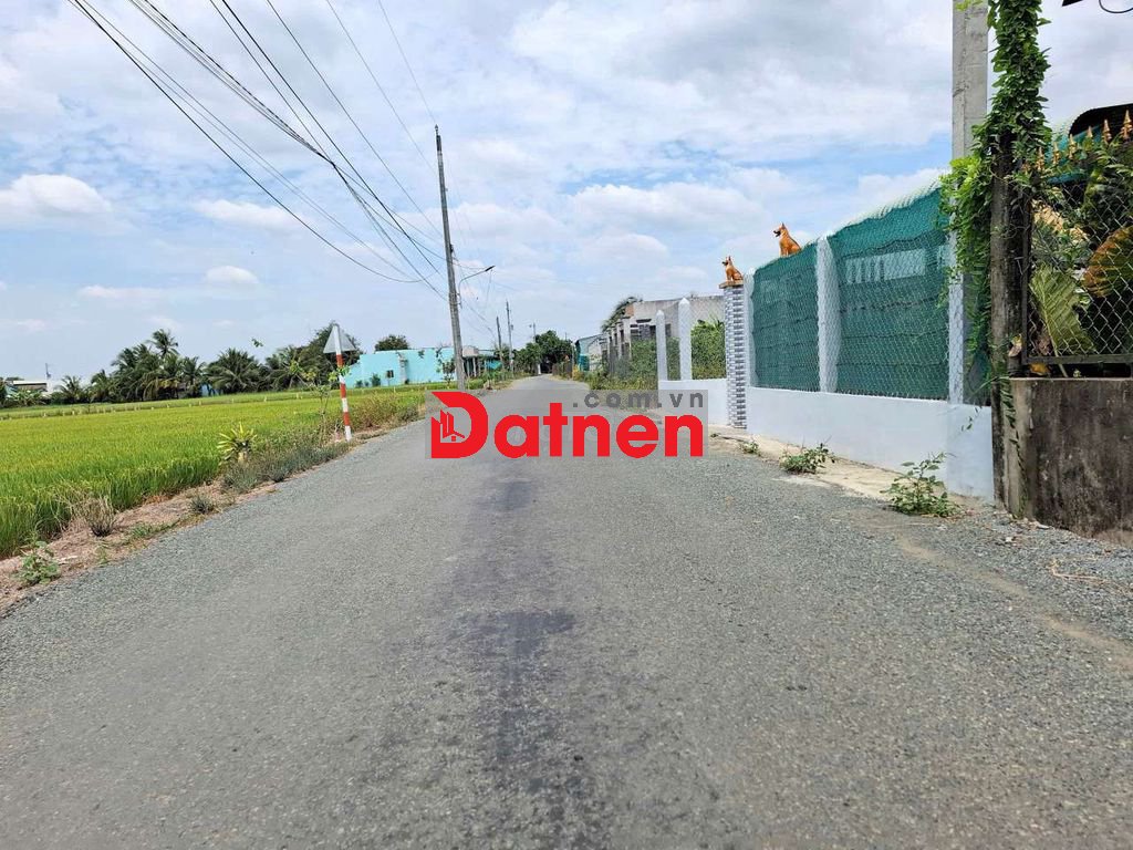 725m2 Full Thổ 1,35 tỷ. Nền cao. Khu dân xung quanh. Cách nhựa 50m