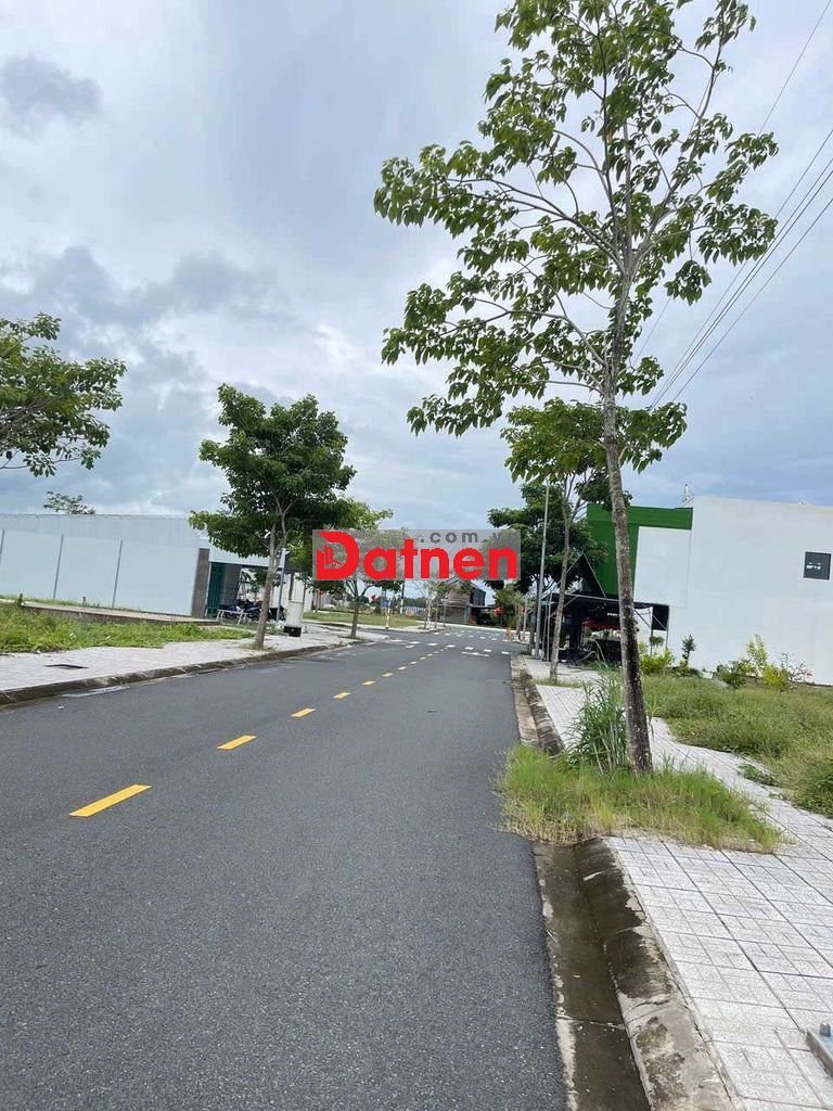 Bán miếng đất 100m2 đường N5 Lô HT5-40 KĐT TNR, chính chủ.