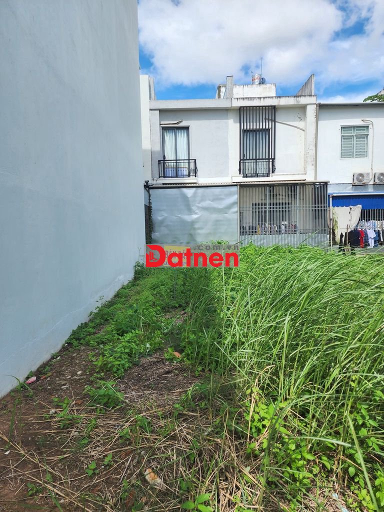 Đất nền (DT 76m2) gần nhà hát, KDC đông đúc, cách Winmart 500m