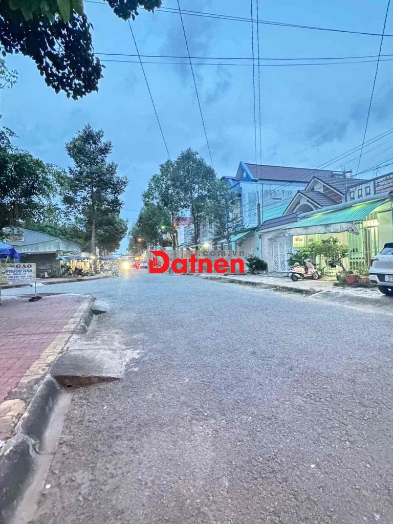 NỀN THỔ  CƯ MẶT TIỀN VIEW KINH DOANH MUA BÁN KHU VƯỢT LŨ P8