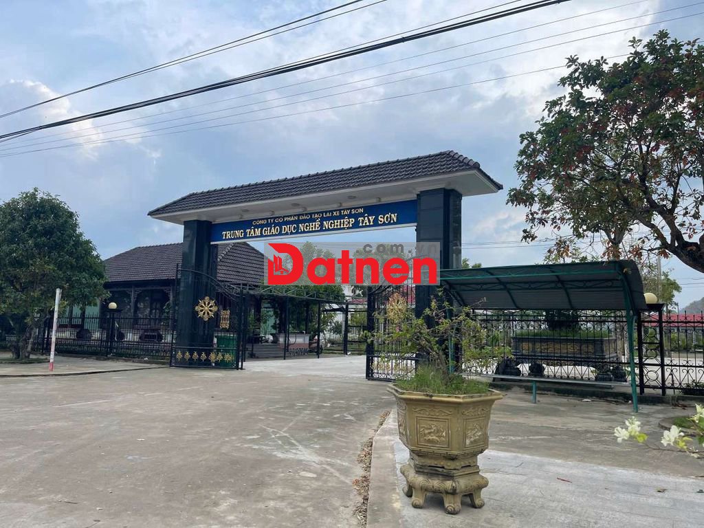 Cần bán gấp 4514,7m2 đất tại mặt tiền Quốc lộ 19, đối diện trường lái