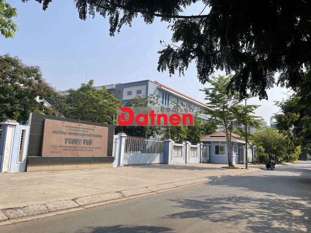 Bán Nền Biệt Thự ĐẸP đối diện Trường học Cấp 3 Phong Phú - SỔ HỒNG