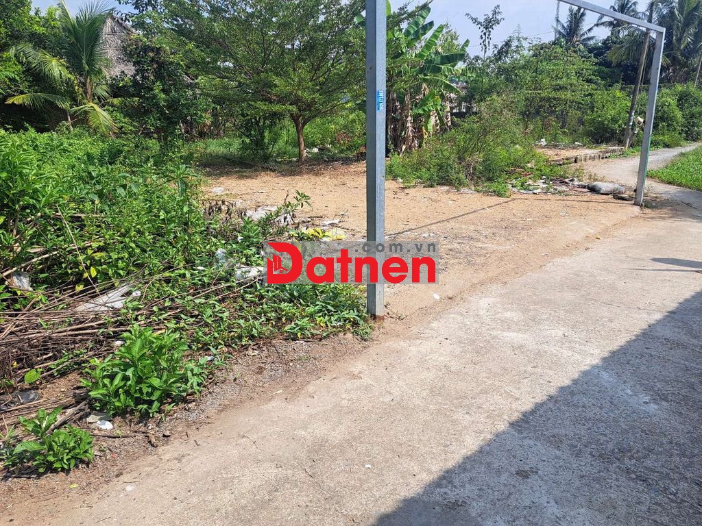 Đất nhiều thổ 939m2 có 800m2 thổ cư - Q9