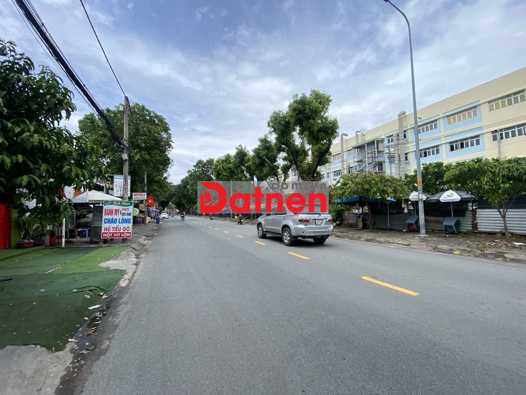 Bán lô đất 160m(5x32) mặt tiền đường nhựa kinh doanh