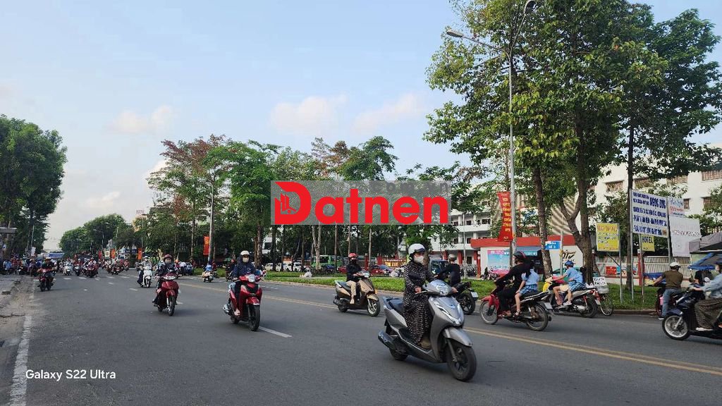 Đất góc 2 mt buôn bán cực sung tại KDC Vĩnh Lộc . Cứu chủ ngợp