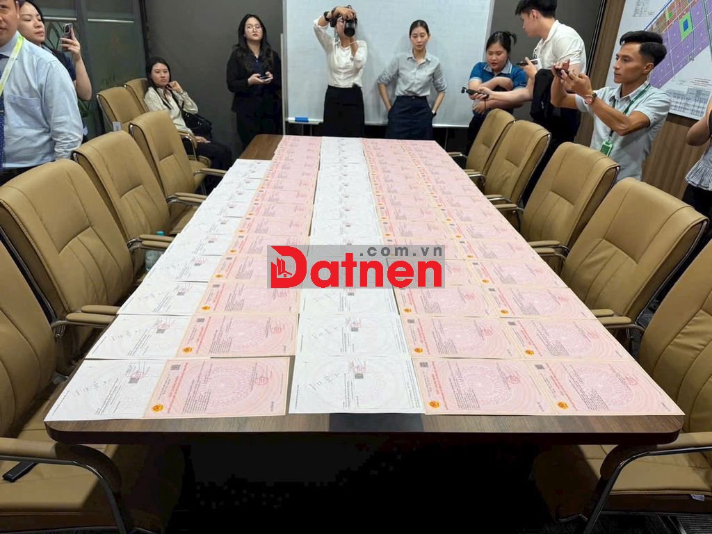 Ra gấp lô 80m2 MT Võ Văn Kiệt 60m sát Vành Đai 3 sổ riêng chỉ TT 260TR