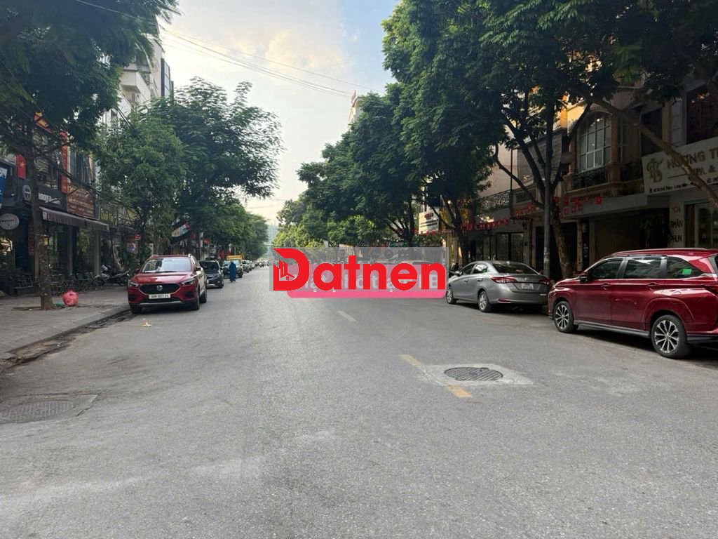 CẦN BÁN ĐẤT MẶT PHỐ TRẠM LONG BIÊN HÀ NỘI.