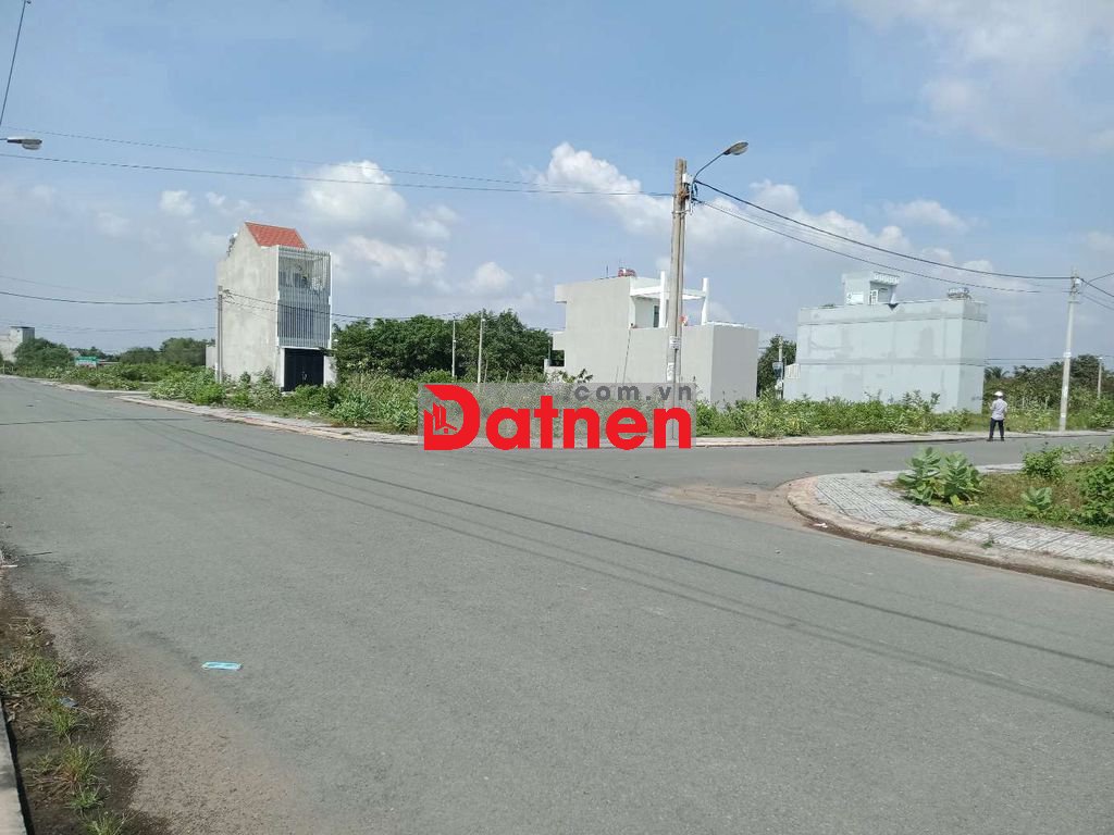 Bán gấp đất Q9 để trả nợ giá chỉ 1,95 tỷ ngay KDC đông, gần chợ, SHR