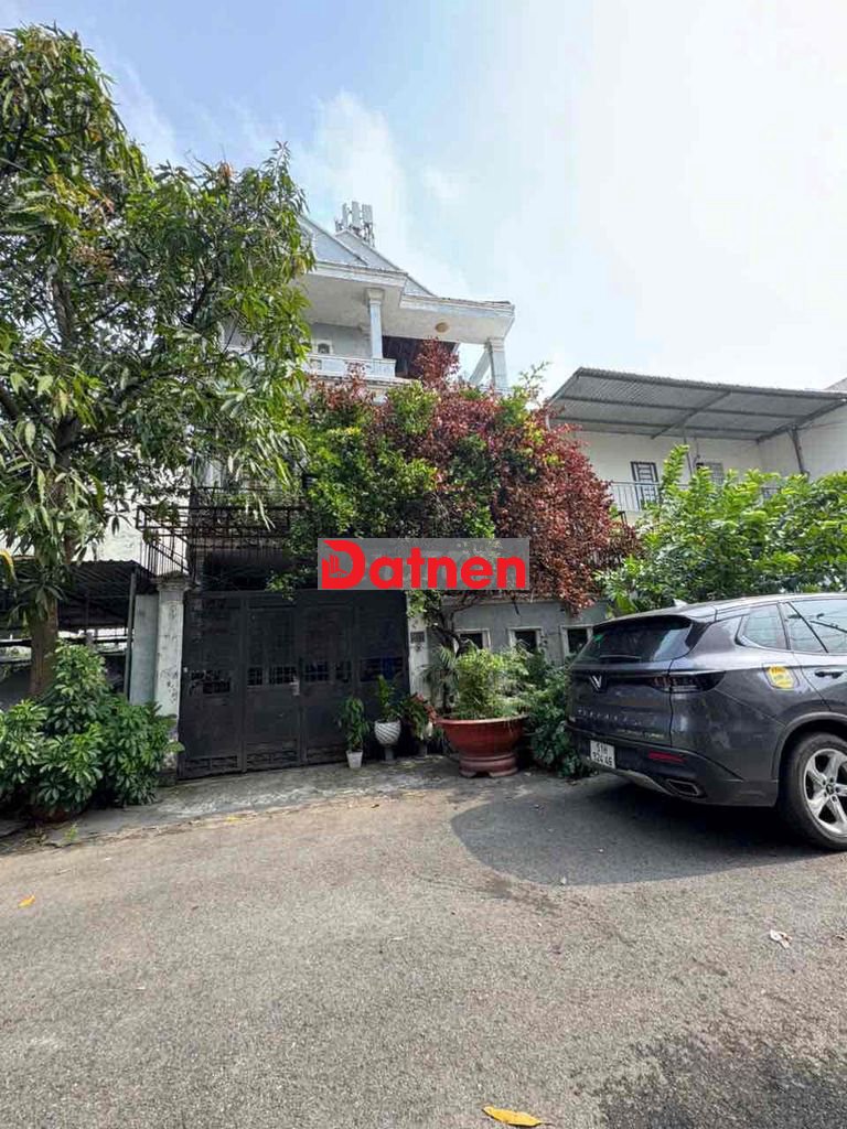 cần bán biệt thự ngang 8m đường 23, gần Gigamall