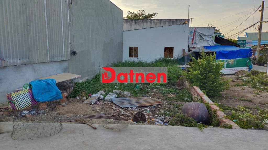 Đất Hẻm xe 16 chổ, Full thổ đẹp 1/ Đoàn Nguyên Tuấn xã Hưng Long, BC