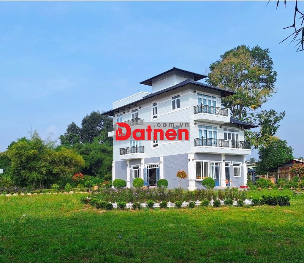 Mua đất có sẵn biệt thự sân vườn Mây Hồng Villa, nội thất cao cấp.