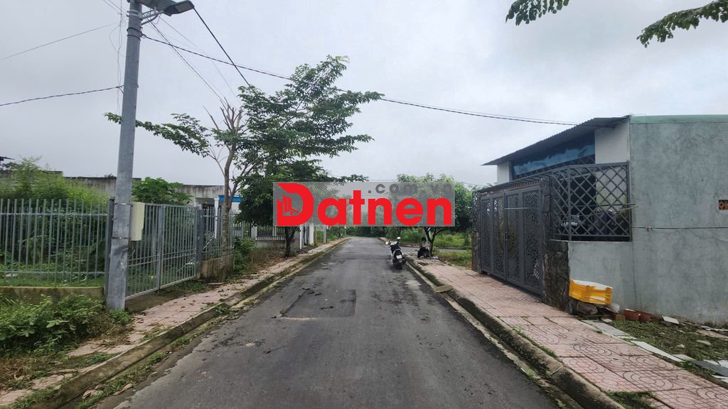 Đất 108m2 mặt tiền nhựa rộng 9m ngay trường Quốc tế Trịnh Hoài Đức