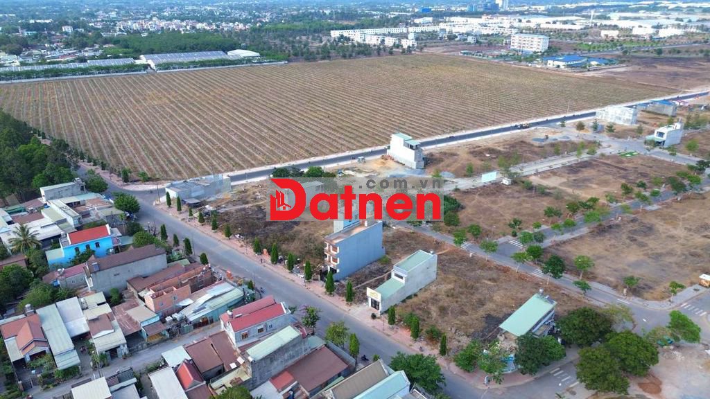 Mặt tiền Vườn Ngô, ngay trung tâm thị trấn Trảng Bom, 5x25m, 2ty790