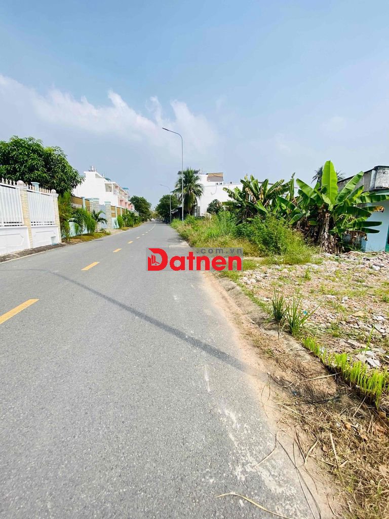 ĐấtMặtTiền ĐườngNhựaLớn BìnhNhâm 42