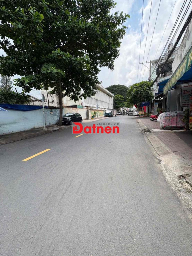 ĐẤT MẶT TIỀN HỒ BÁ PHẤN - PHƯỚC LONG A - DIỆN TÍCH 210M2(6x35m).