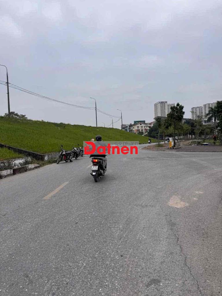 BÁN ĐẤT CỰ KHỐI LONG BIÊN LÔ ĐẸP GẦN Ô TÔ TRUNG TÂM 50m giá 6,2 tỷ