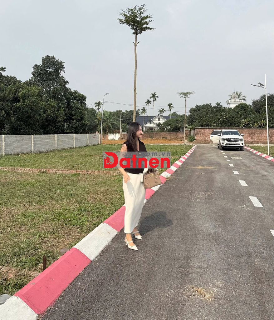 cần bán lô góc 102m2 lô góc full thổ cư, giá 3,389 tỷ trại hồ,sổ riêng