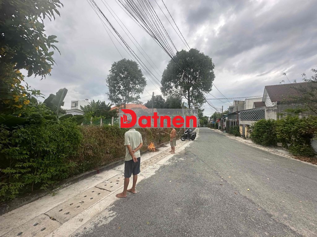 Mặt tiền nhựa dân kín