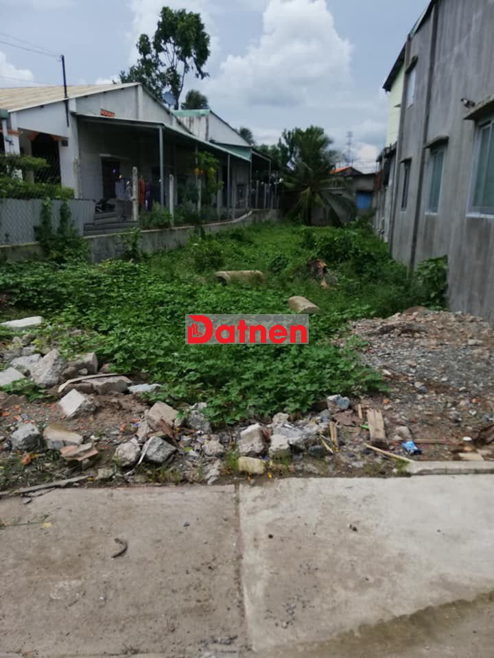 đất đường thông , 215m2 giá cực mềm tại tphcm