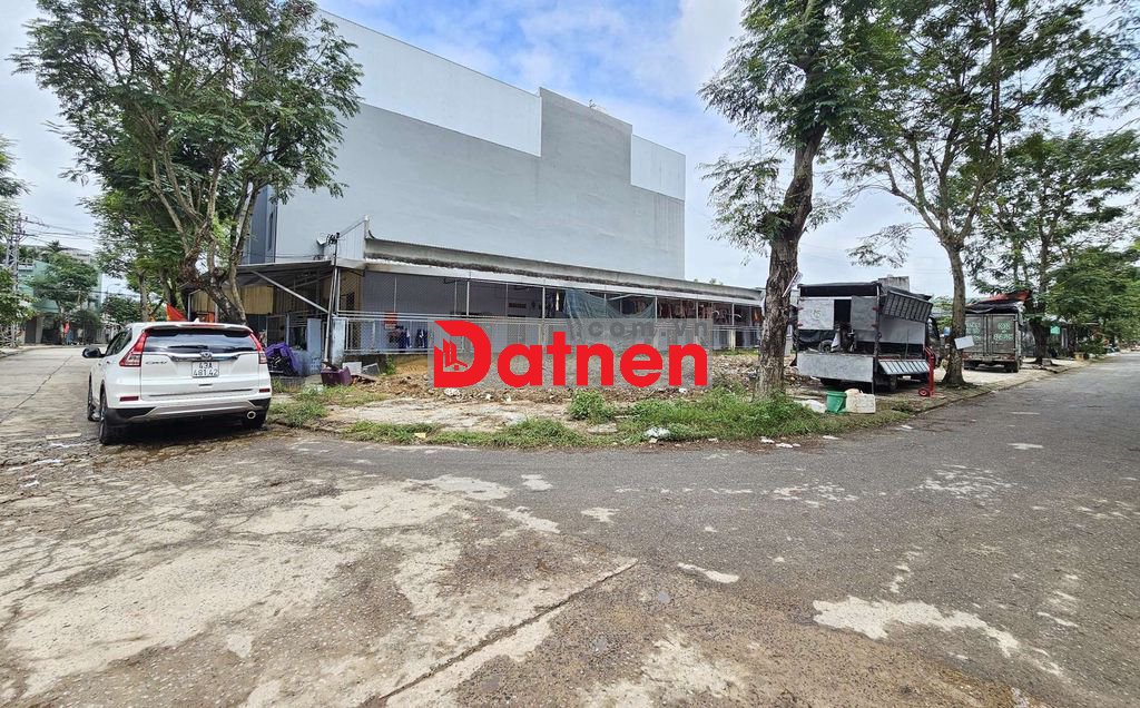 Tôi bán lô góc 2 mT đường 5m5 lê công kiều và TV12. xây căn hộ