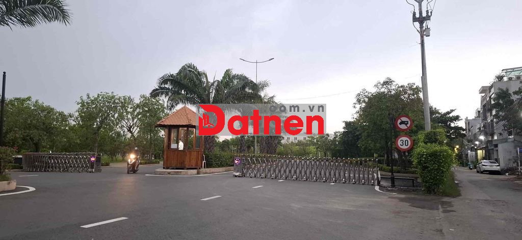 BÁN LÔ ĐẤT 65M2 ĐƯỜNG XE HƠI TRÁNH NHAU- KHU VIP PHÚ HỮU- QUẬN 9