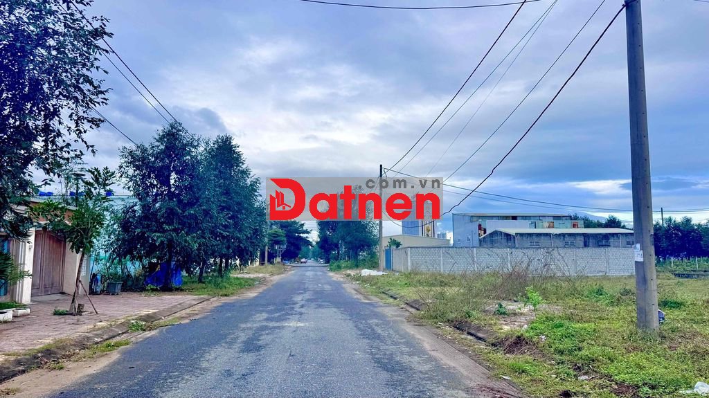 Bán lô đất đẹp sát fpt thuận tiện làm vila kho bãi