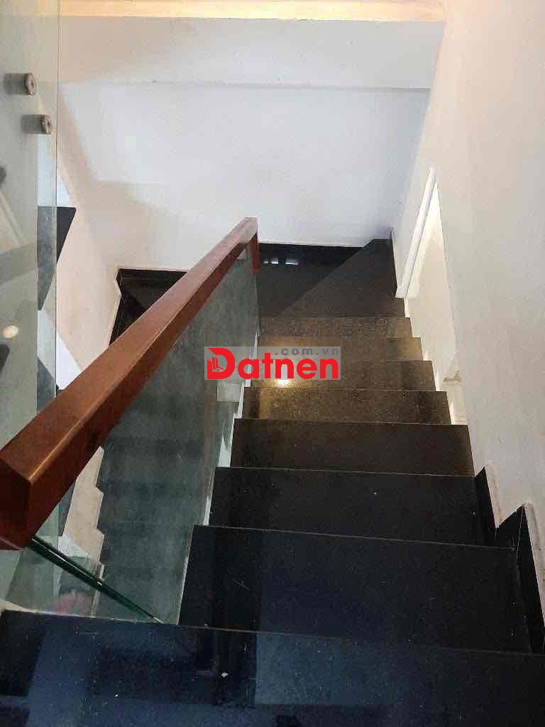 siêu phẩm giá hợp lý.sổ vuông. 4 tầng. Nguyễn phuc chu. p15 Tân Bình.