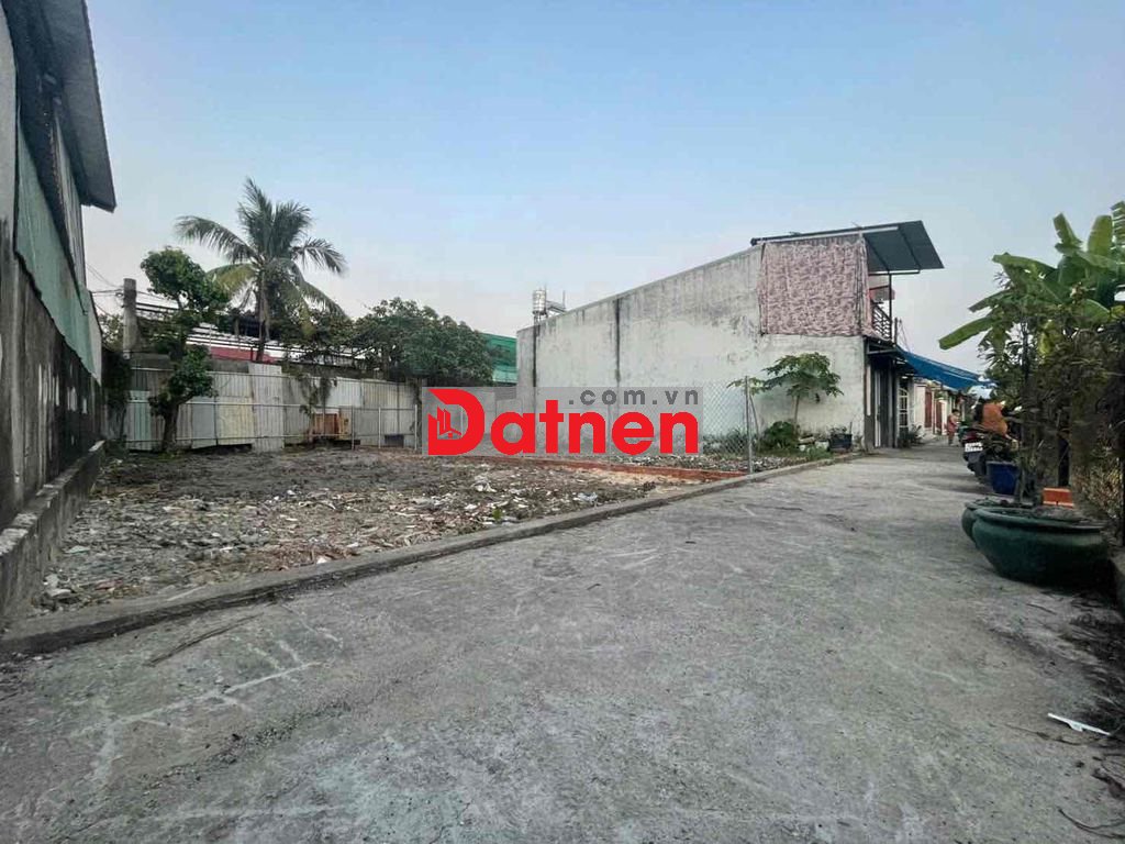 Bán đất Hưng Định, hẻm ô tô, gần chợ Búng, xây được 2 căn liền kề