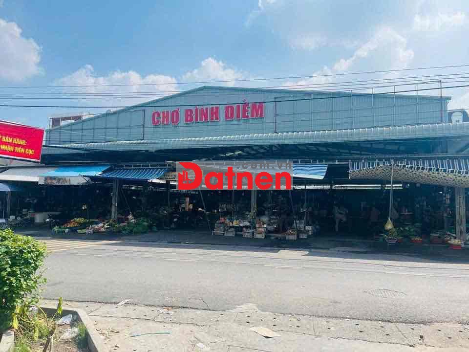 Bán đất trong chợ Phú Hoà - HCM, 136m2 tc60m hơn 2tỷ rẻ, xây nhà ở đep