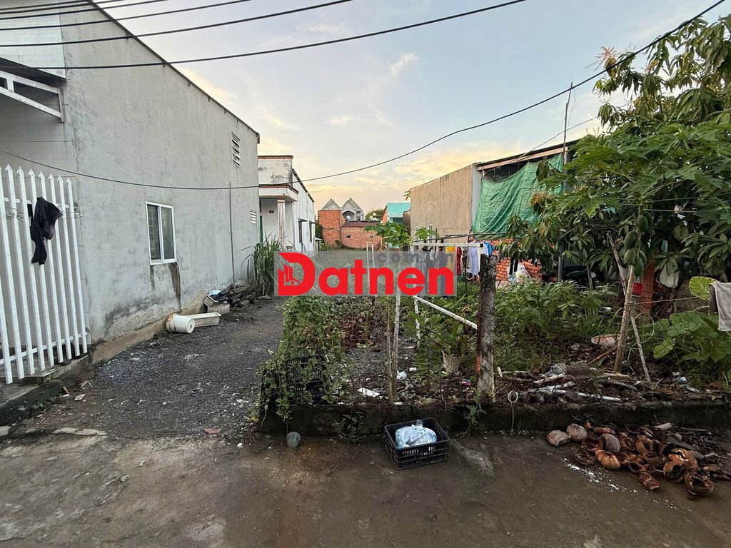 bán gấp nền 325m thổ cư 100% 1 xẹc Võ Thị Sáu, kế chợ,trường học