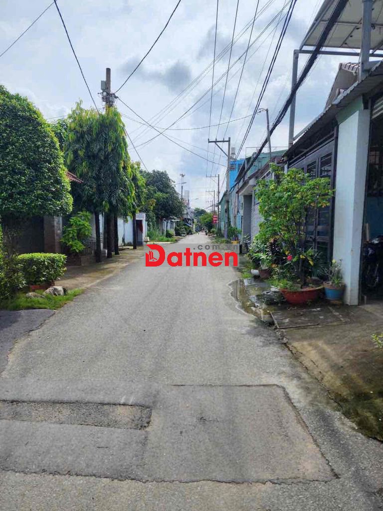 đất mặt tiền cầu Phú long , p thạnh Lộc q12