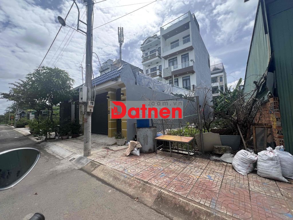 Đất hai mặt tiền đường 12m dt 150m2 đường Cống Hộp Số 3, TX52