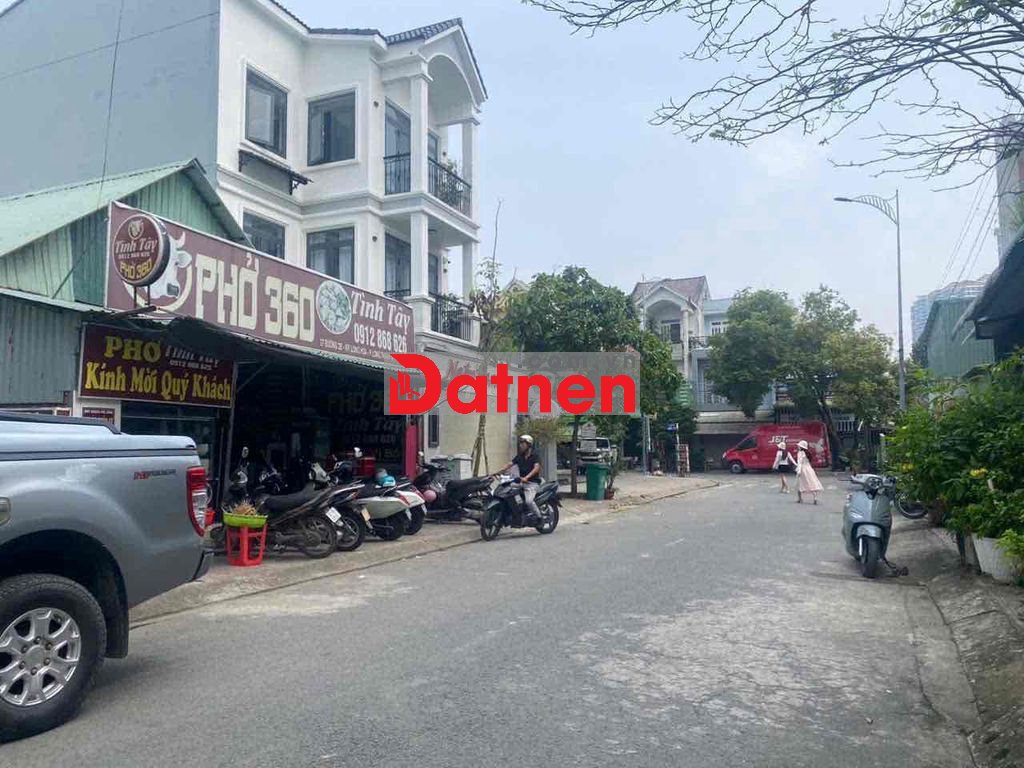 Bán đất Ngay cạnh Vin Quận 9, giá 9,8 tỷ/142m2