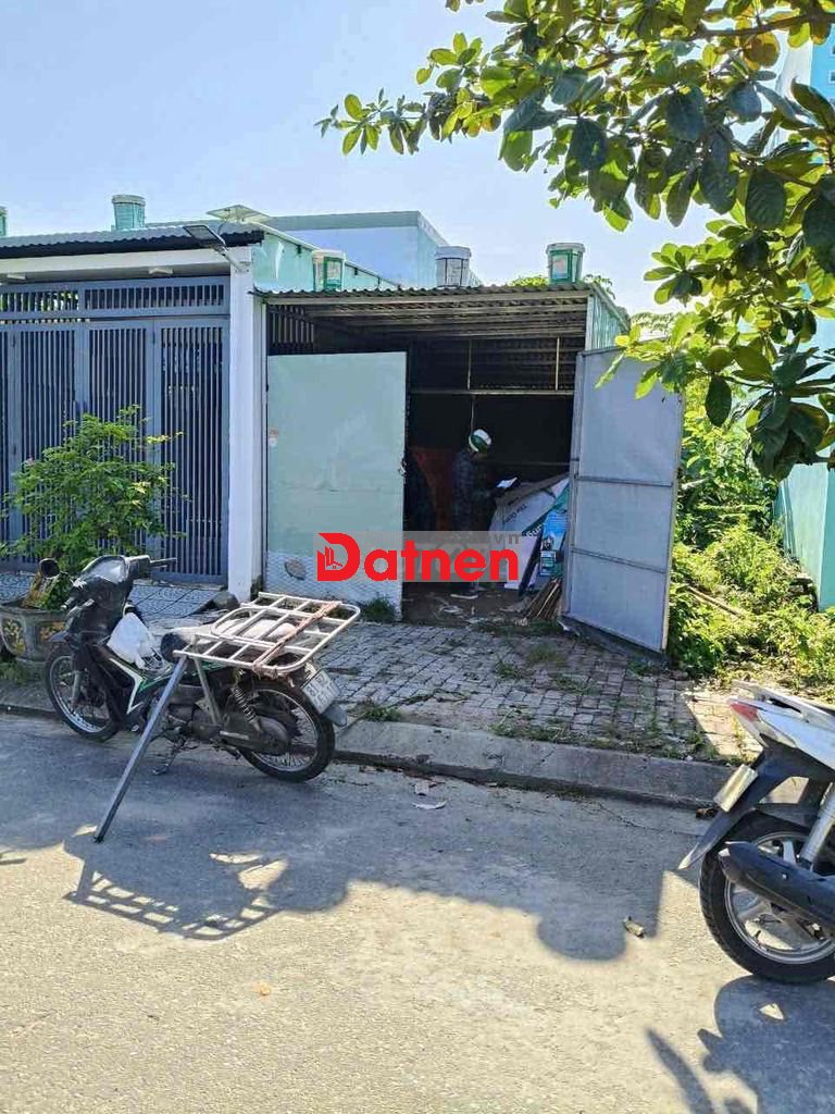 Bán lô đất sạch đẹp 100m2 đường Trà Na 2 gần ngay Hoàng Văn Thái